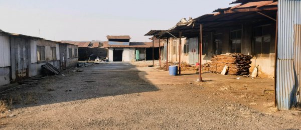 龙山办泊子村北工业园厂房带250千瓦变压器
