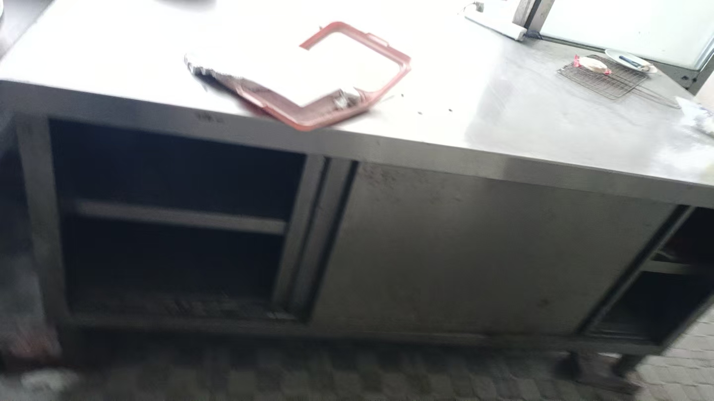 开发区饭店转让，设备齐全，租售都可