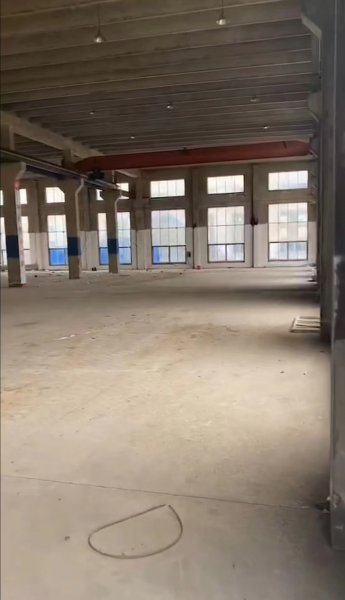 出租义乌东工业用地厂房400--1200平，有航吊