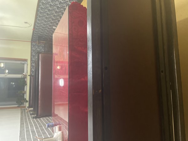 市中心纯一层带烧烤大院饭店转让