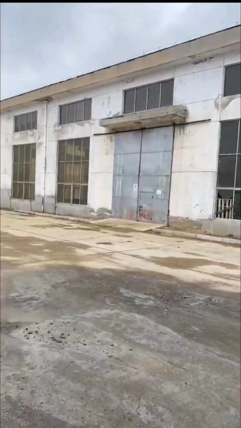 出租义乌东工业用地厂房400--1200平，有航吊