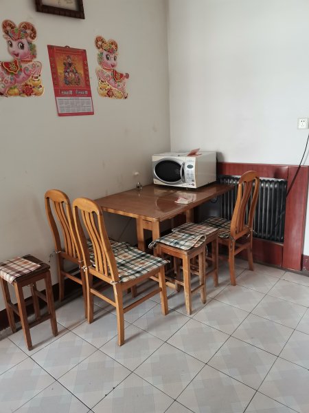 金都大厦附近的2楼出租，家具家电齐全