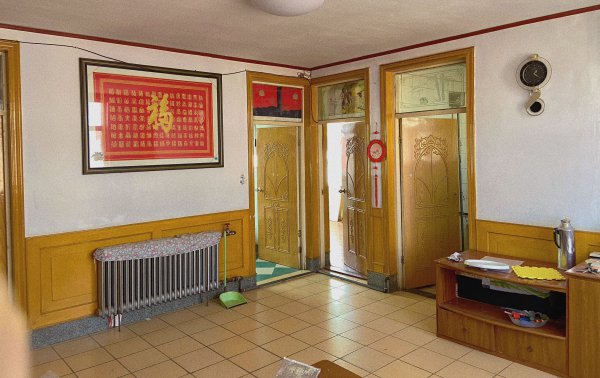 燕南街四楼三室有房出租 自己的房源