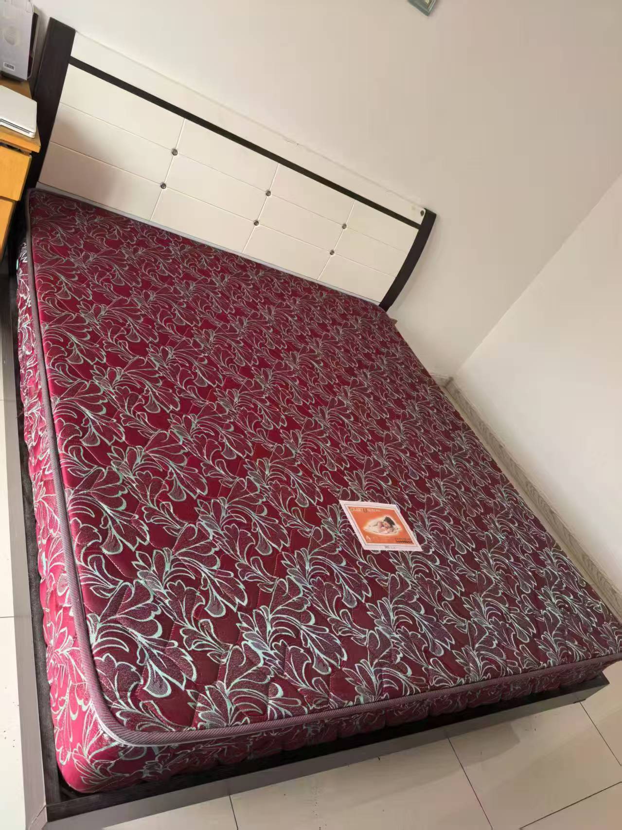 和馨里小区三楼精装修家电家具齐全拎包入住出门夜市小学