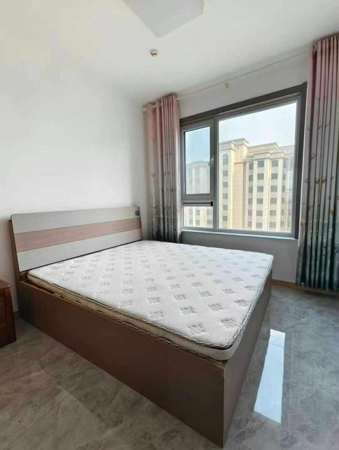 @1300/月，宇程阳光，精装3室