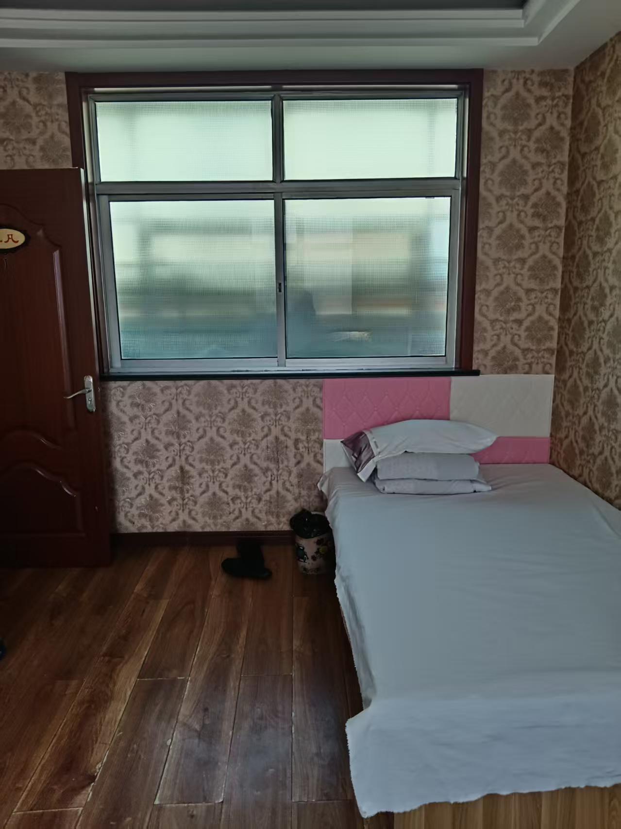 文登永安街北有房出租