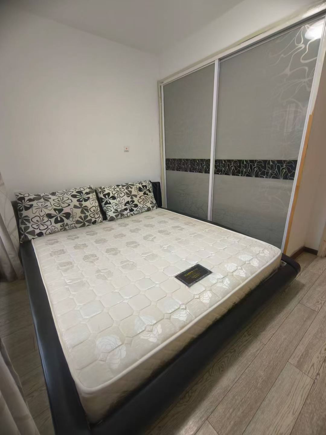 1200/月，银河世家，3室2厅1卫