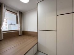 二中**三室精装房单山路三楼102平35.8万