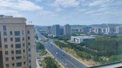 山伟学府南向好楼层41.14平20.8万