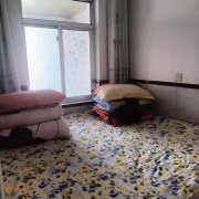 香山路住人一楼81.8平两室25.8万
