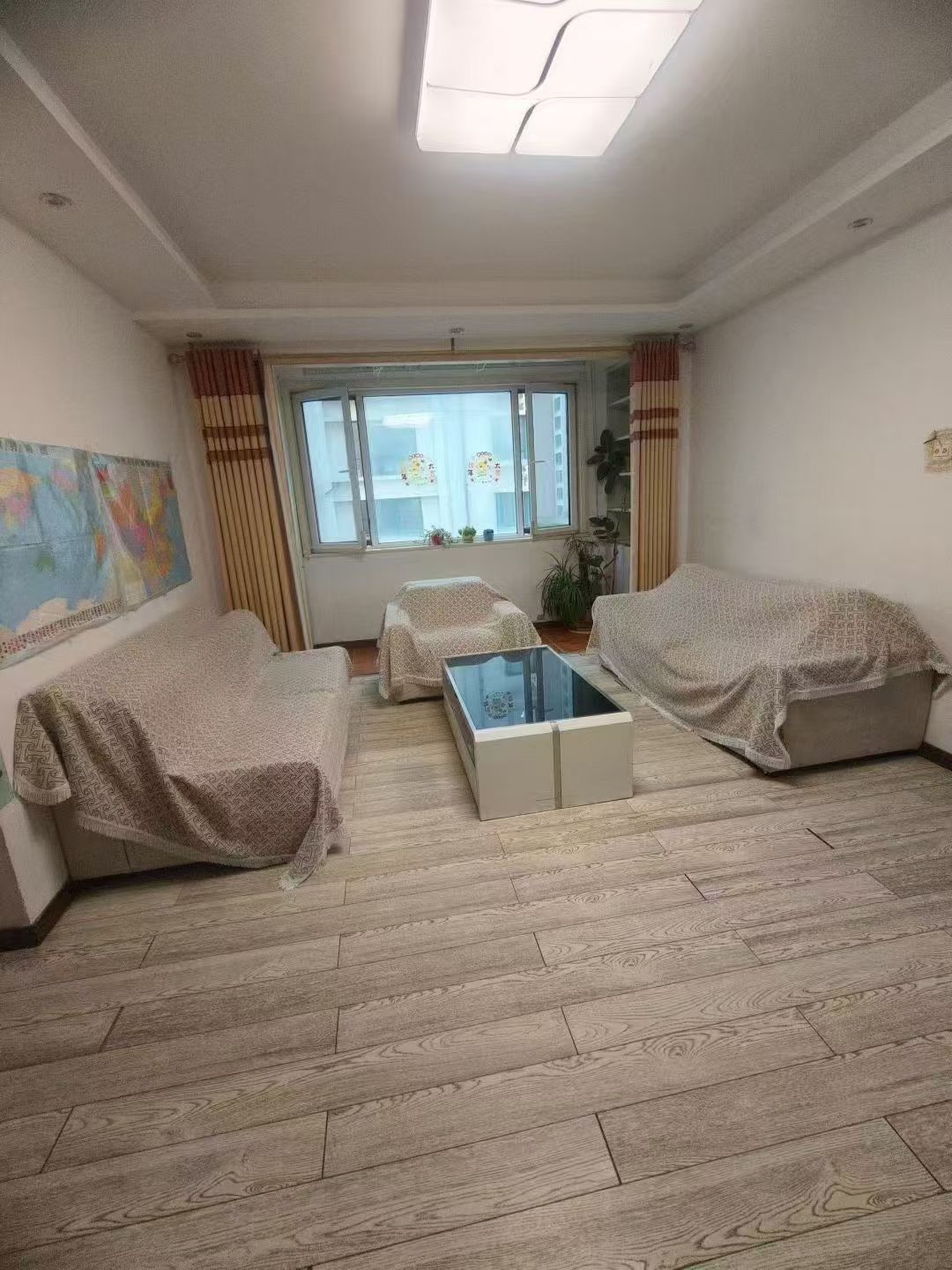 @1200/月，银河世家，电梯3楼带空中花园