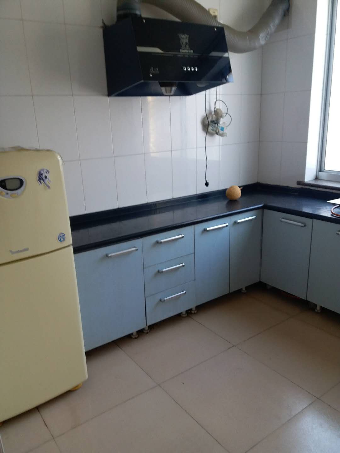 缤纷上街一楼出租，家具家电齐全，拎包入住