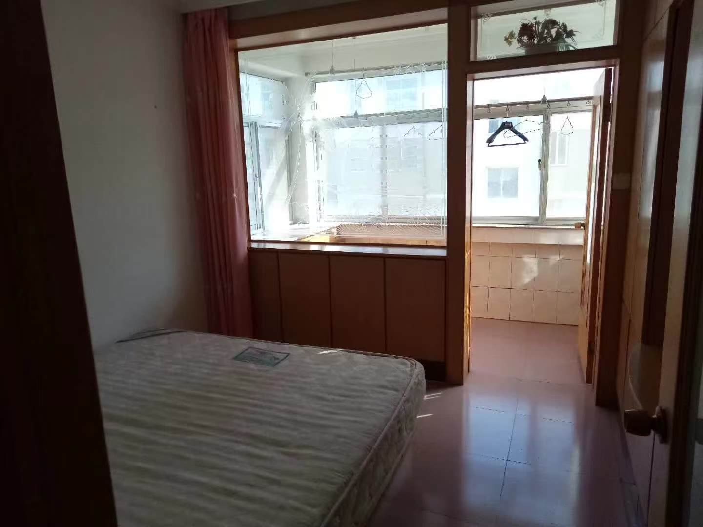 文登金地小区房屋出售