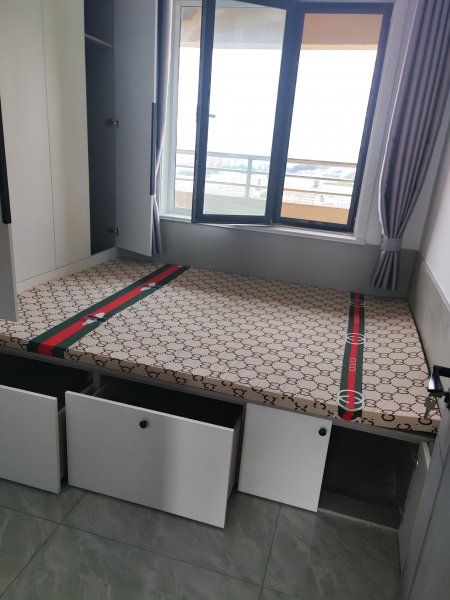 新一中附近山伟学府