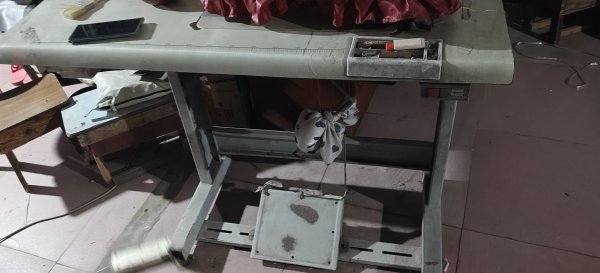 处理标准牌粗针缝纫机一台