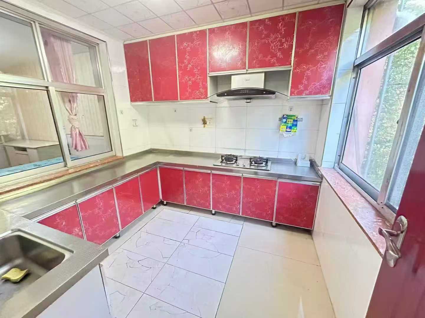 柳林新村三楼四室900