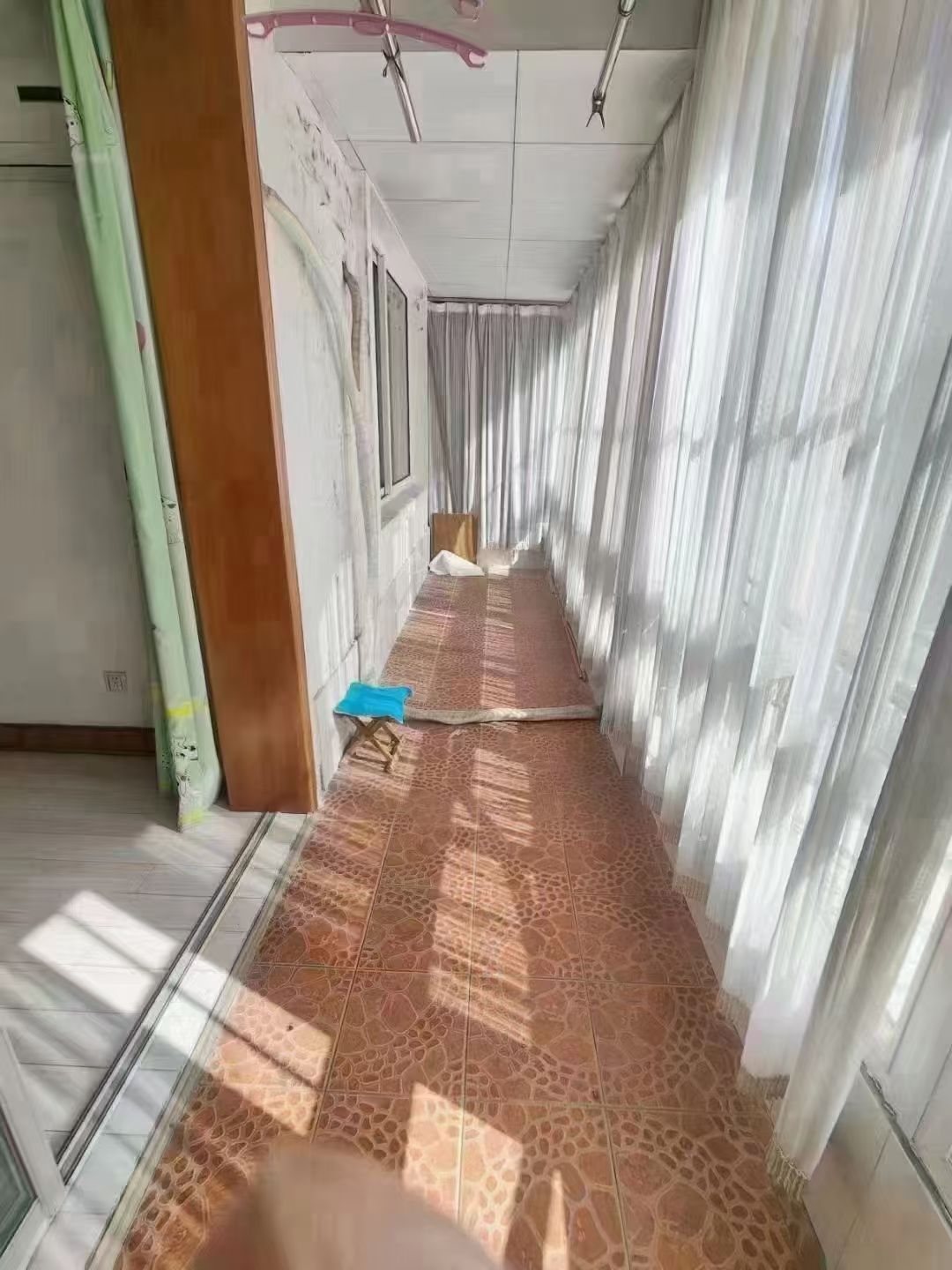 @出租:二中，阳光小区，1楼，3室，1100/月