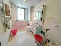 文馨花园住人一楼85平有草房仅售38.5万