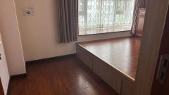 中央龙湾145平四室两卫79.8万