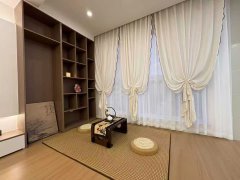 海泰三期洋房111.28平三室两卫67.8万