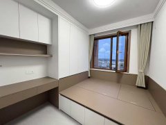 单价三千多的电梯华西雅居120.5平三室精装修