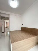 燕南东街三楼 70.57平 两室27万
