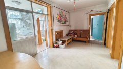 抱山街一楼106平四室25.8万