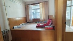 抱山街一楼106平四室25.8万