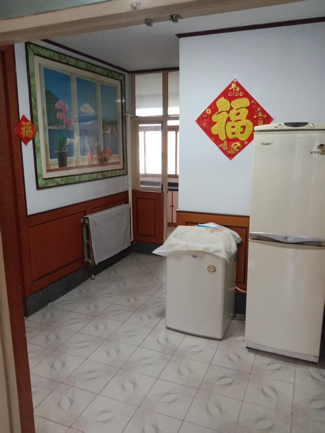 @650/月，二中，实验附近309国道贴地2楼