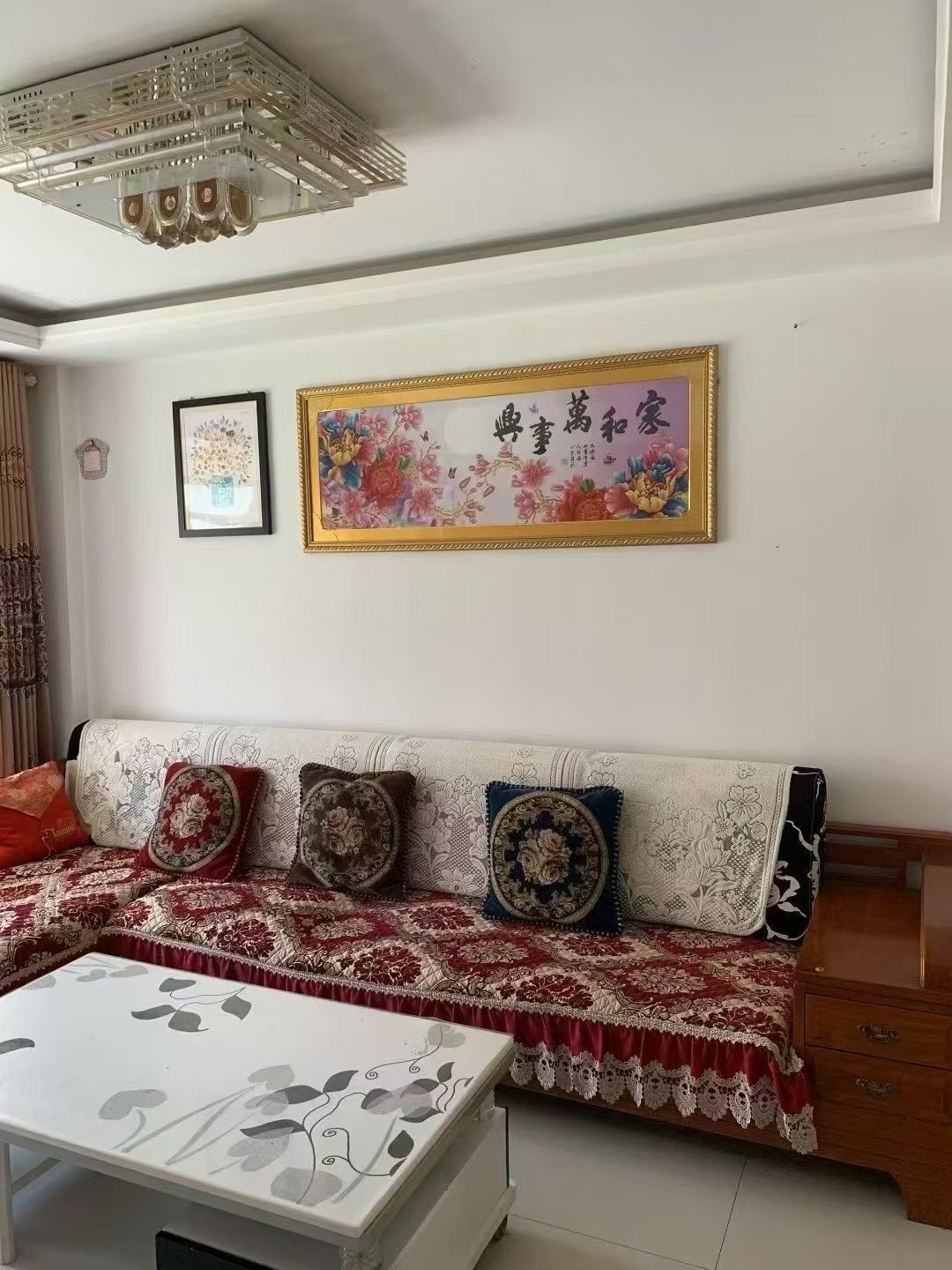 @出租:1500/月，河景东城3楼，3室2厅