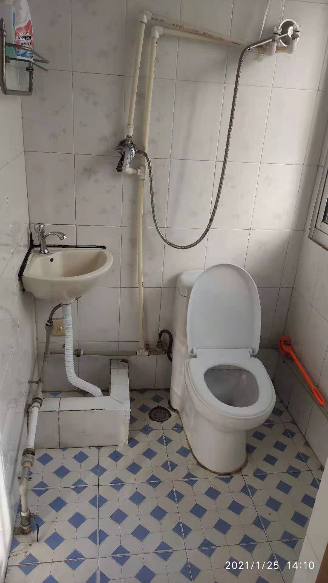 文登区义乌市场A区住人二楼出租，冬天可通暖气