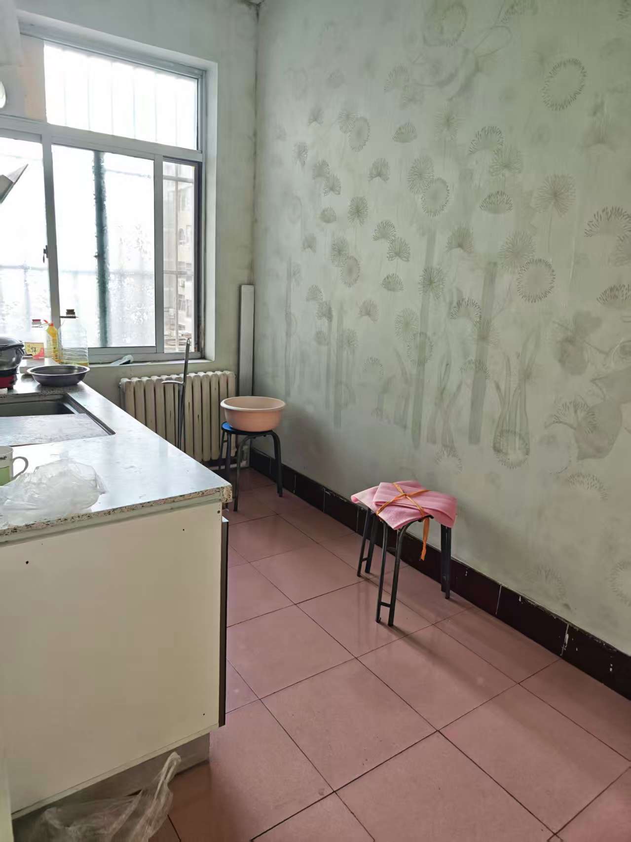 初家园街10-3诚信超市门市三楼