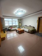 朝阳街多层住人二楼128平三室29.8万
