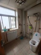 朝阳街多层住人二楼128平三室29.8万