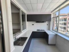 西楼威凤街三楼148平四室43.8万