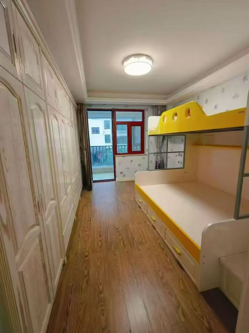 **洋房宝陆御园二楼141平三室两卫89.5万 **洋房宝陆御园二楼141平三室两卫89.5万