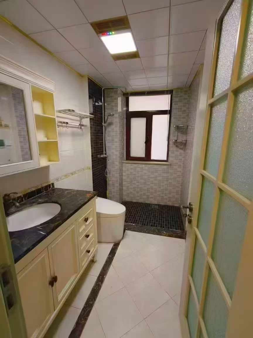 **洋房宝陆御园二楼141平三室两卫89.5万 **洋房宝陆御园二楼141平三室两卫89.5万