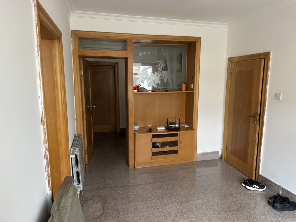 桃园小区三楼对外出售