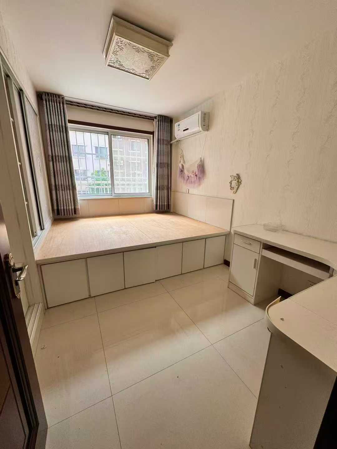 龙凤名宅多层一楼东户78平方2室35.8万 龙凤名宅多层一楼东户78平方2室35.8万