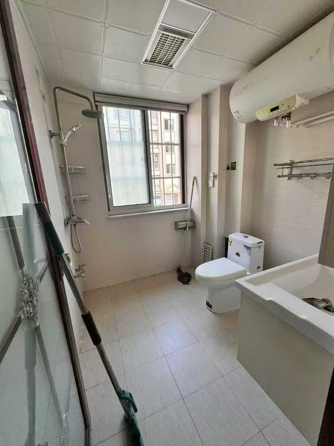 龙凤名宅多层一楼东户78平方2室35.8万 龙凤名宅多层一楼东户78平方2室35.8万