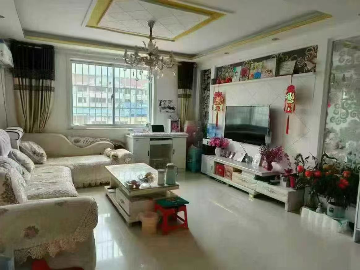 泰浩华居二楼104.8平三室28.9万 泰浩华居二楼104.8平三室28.9万