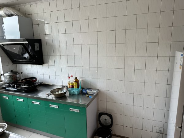 桃园小区三楼对外出售