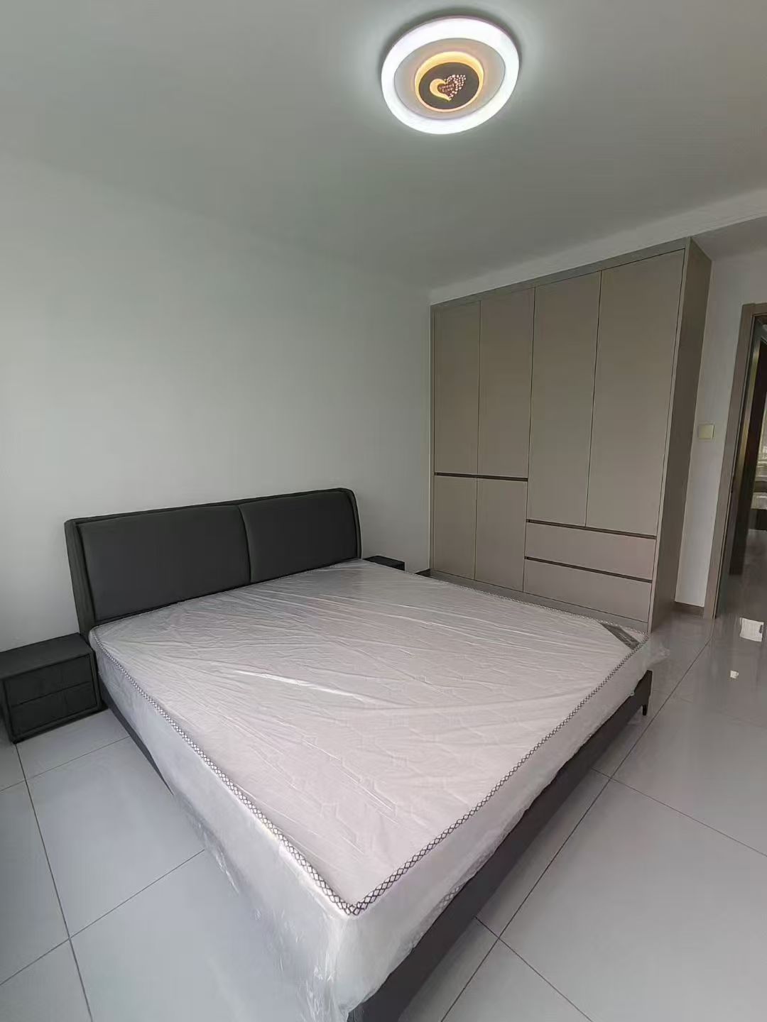 单山路贴地二楼86.6平三室32.8万 单山路贴地二楼86.6平三室32.8万