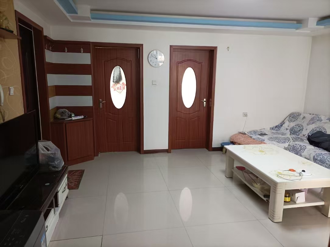 三里河小学对面住人一楼可租可售 三里河小学对面住人一楼可租可售