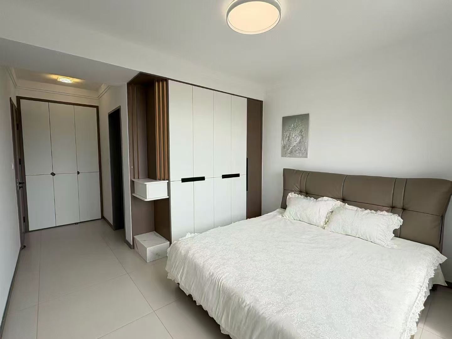 人和国际电梯八楼143平三室两卫69.8万 人和国际电梯八楼143平三室两卫69.8万