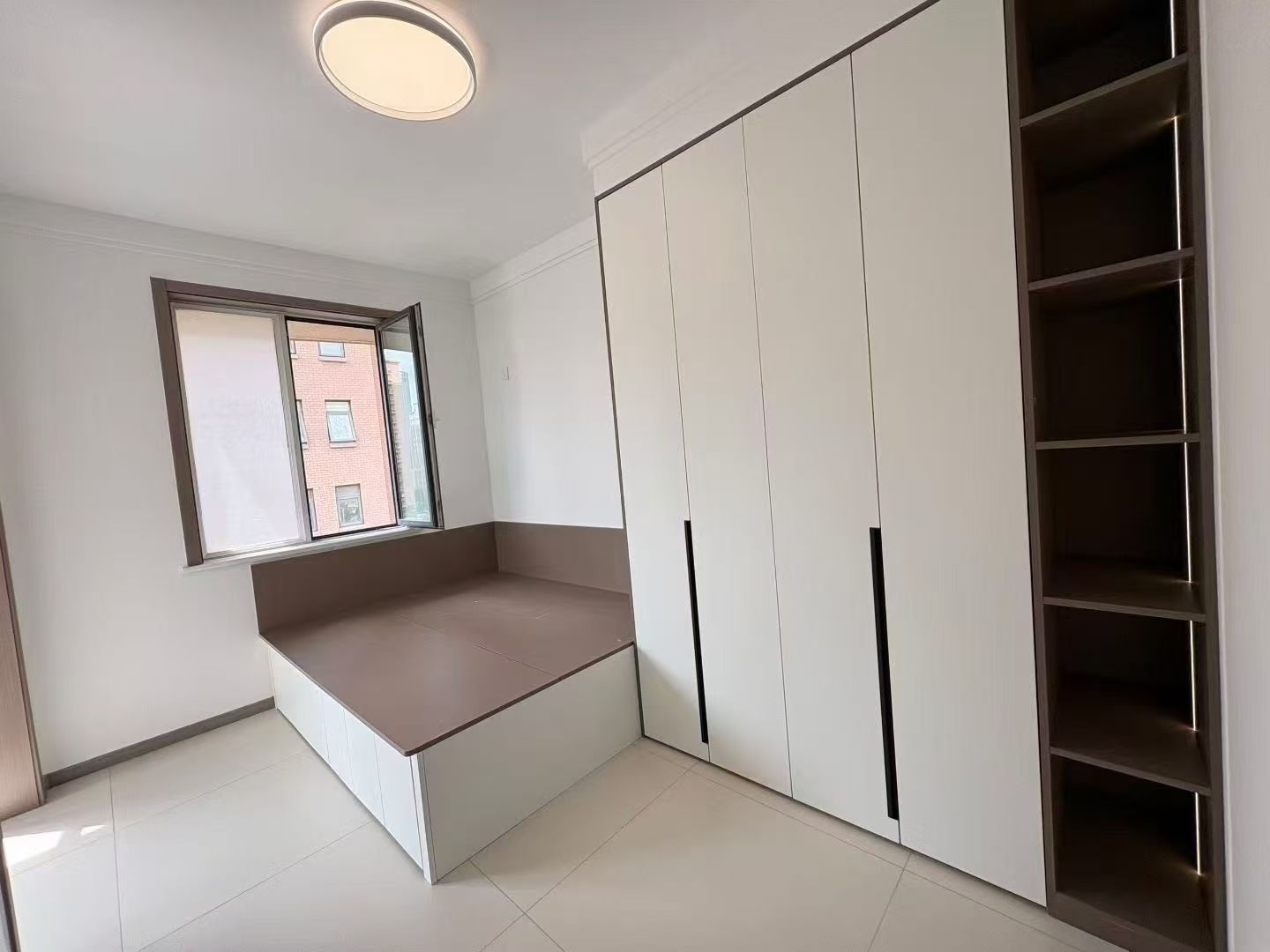 人和国际电梯八楼143平三室两卫69.8万 人和国际电梯八楼143平三室两卫69.8万