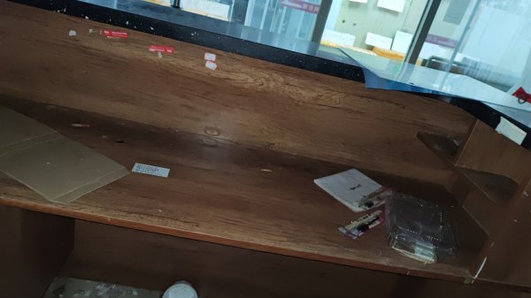 外卖餐饮不干了，**物品清仓处理