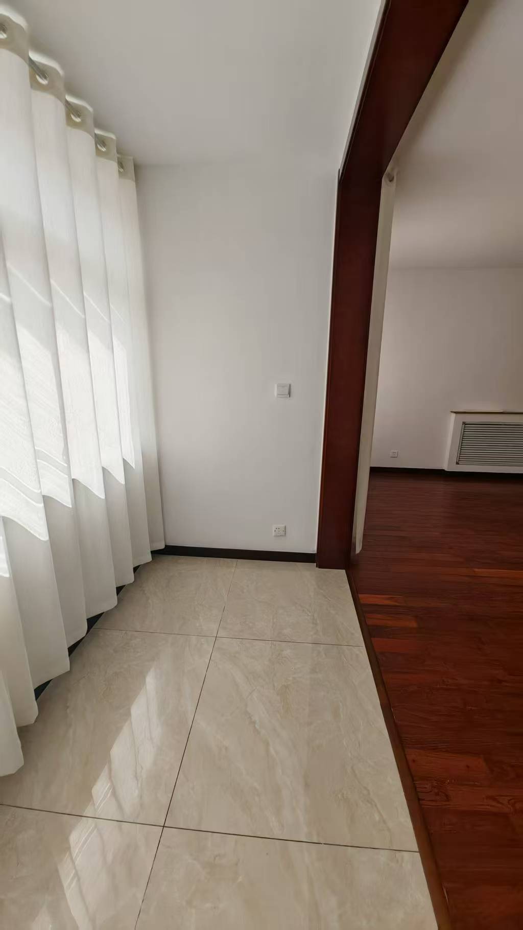 五龙街二楼110平三室28万 五龙街二楼110平三室28万