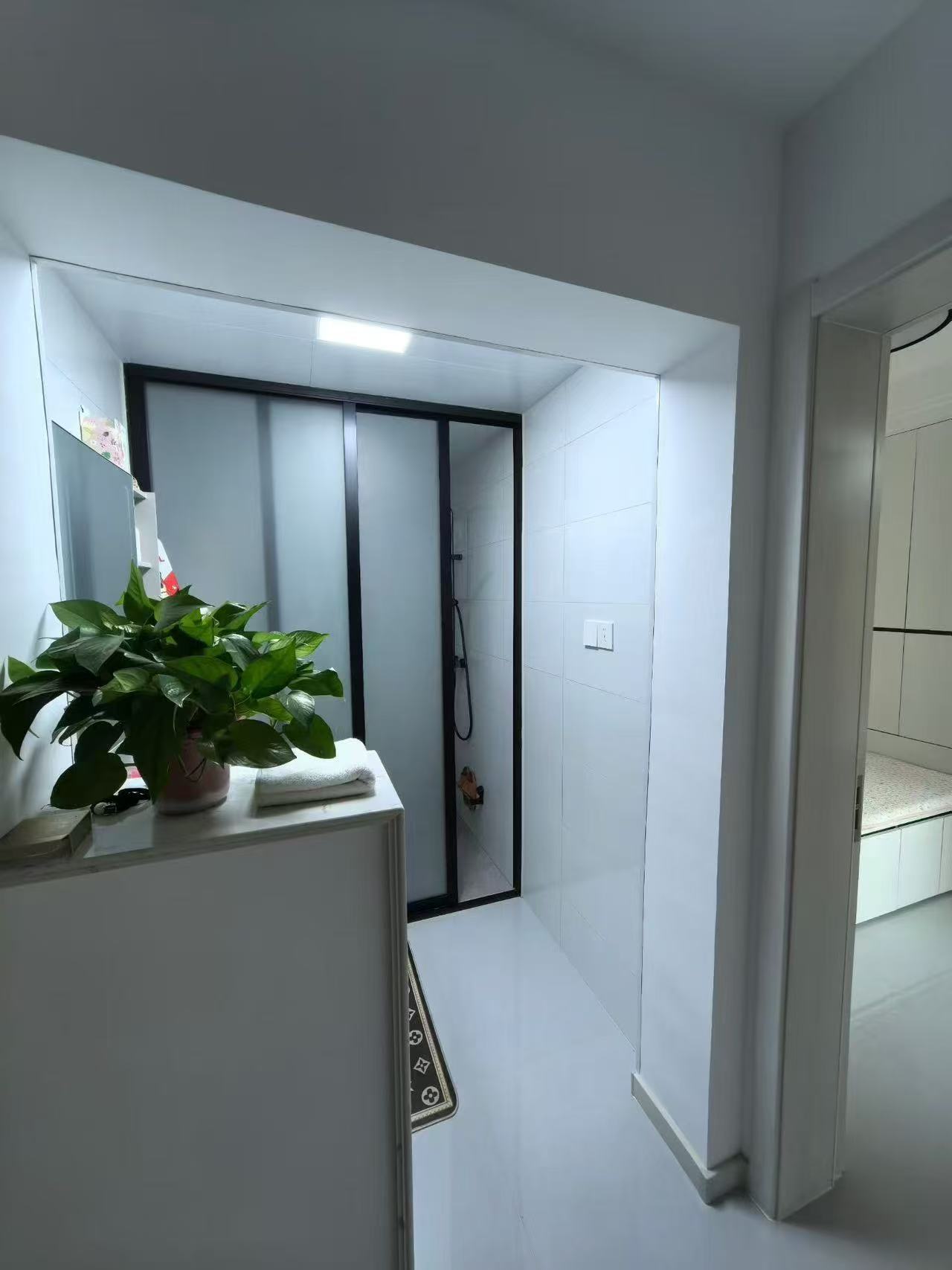 【出租】山能伴山林语电梯4楼80多平二室要求干净月/1600