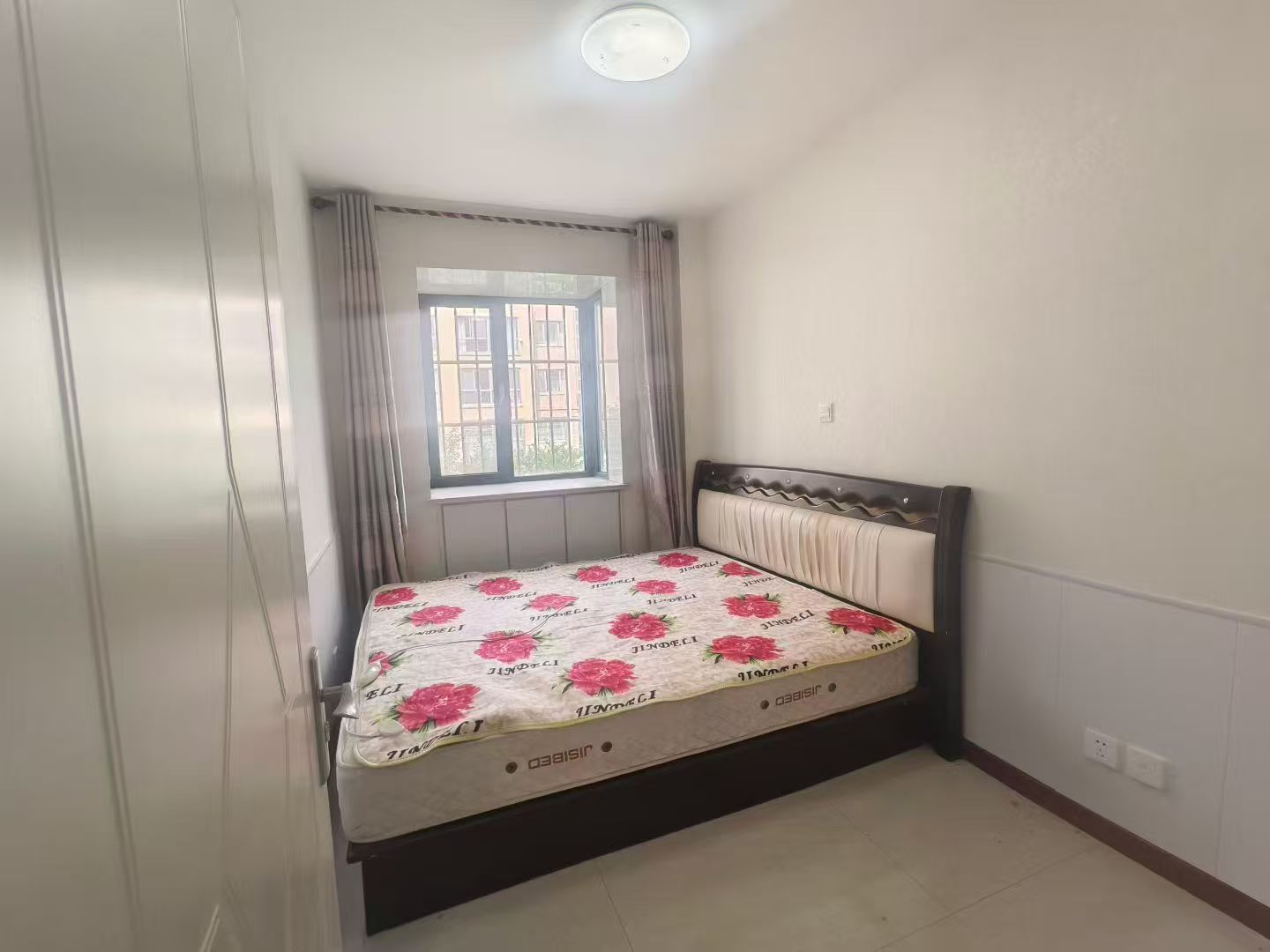 河景东城一期1楼88.6平两室36.8万 河景东城一期1楼88.6平两室36.8万